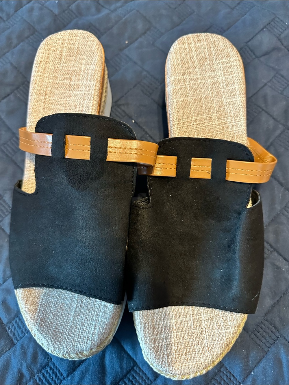 Women's Black and Tan Slide Sandals